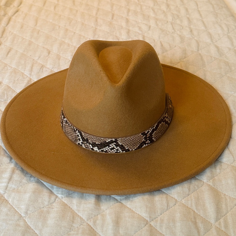 🆕 VICI Tomahawk Wool Hat with Snakeskin Band in Tan. NWT 🐍🤎✨